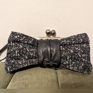 Jessica Simpson Black White Bow Kiss Lock Wristlet Clutch Bag